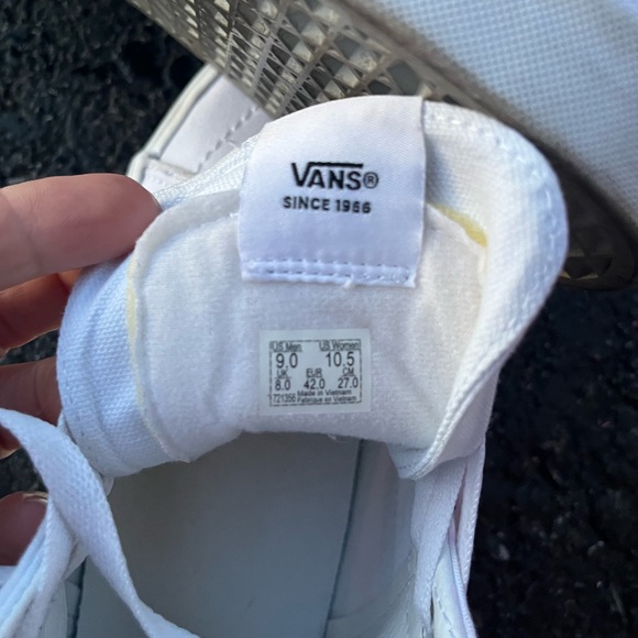 Vans - Picture 4 of 4